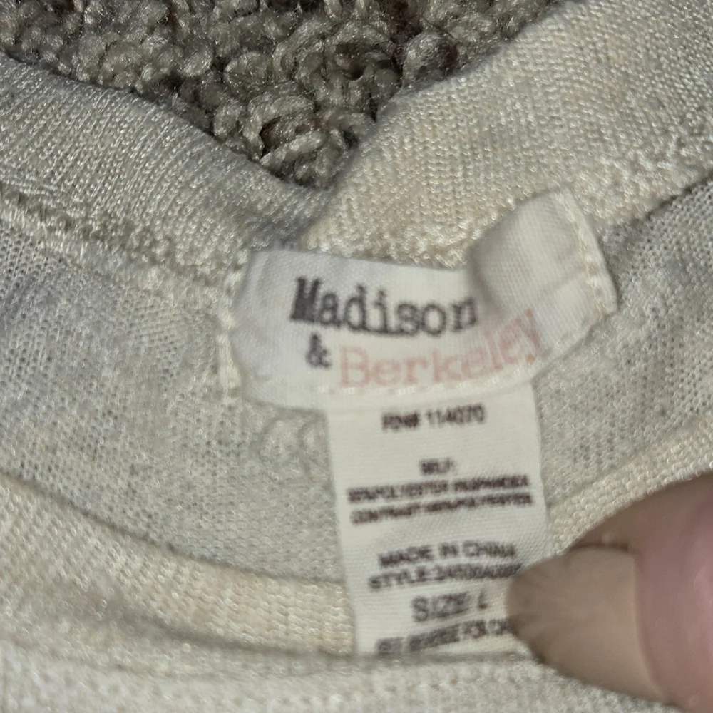 Madison & Berkeley asymmetrical long sleeve Women's Sz Lg - Picture 9 of 10